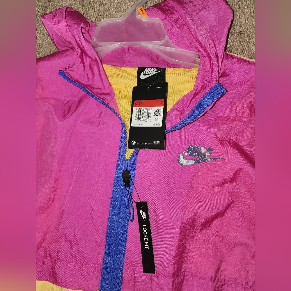 Windbreaker - Picture 5 of 7